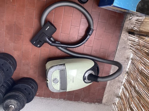 Aspirapolvere miele - aspirapolvere,