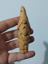scultura fantasy di gnomo intagliata a mano in legno di Tiglio