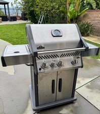 Napoleon Rogue 425 BBQ Grill