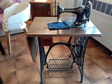 Macchina da Cucire Singer anni 40/50 a pedale, mobile e copri macchina in legno.