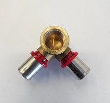 GOMITO A PRESSARE/PINZARE DOPPIA USCITA CON STAFFA PER TUBO MULTISTRATO ACQUA