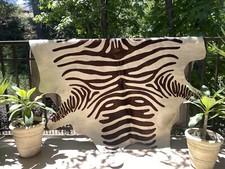 Tappeto zebrato in pelle di