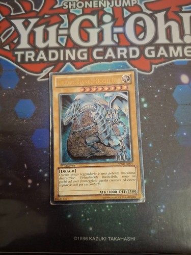 Drago bianco occhi blu - drago,