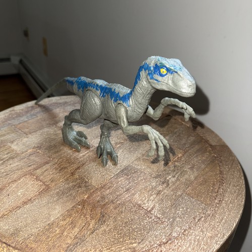 Jurassic world blue legacy - world,