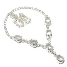 Collana con pietre preziose a