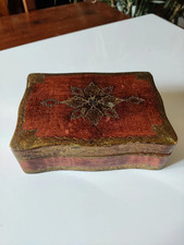 Scatola portagioie in legno inciso e dorato, antiquariato