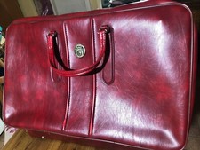 Valigia grande rossa bella in vilpelle vintage