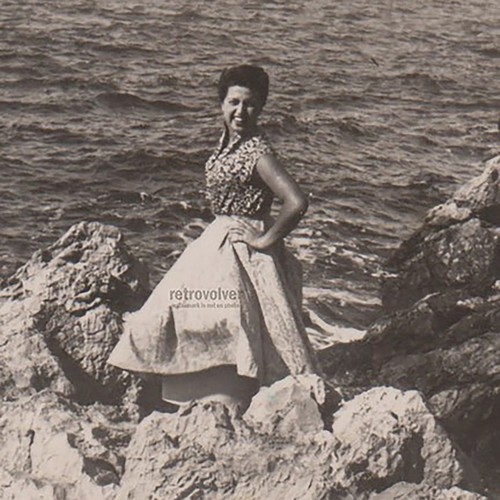 Bellissima giovane donna - , in