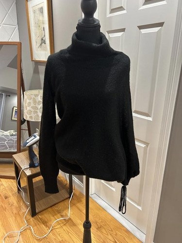 Maglione girocollo nero con