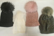 CAPPELLO in lana con PELLICCIA