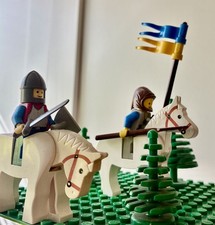 2 minifigure e cavalli LEGO