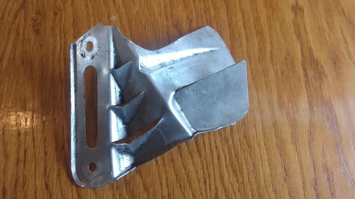 Scudo termico supporto motore
