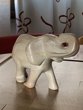 Elefante in pietra saponaria