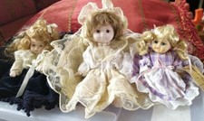 LOTTO 3 BAMBOLE BAMBOLINE IN PORCELLANA DA COLLEZIONE CON BELLISSIMI ABITI!