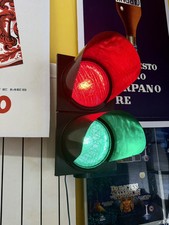 Semaforo in lamiera dismesso