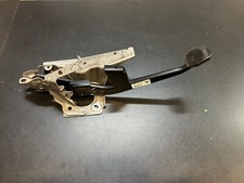 PEDALE E STAFFA DEL FRENO FORD