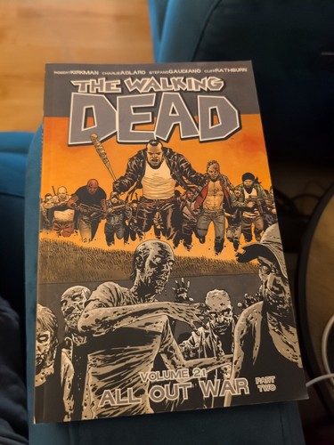 The walking dead graphic novel - the,