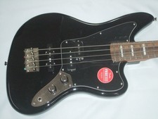 Basso Squier by Fender Classic