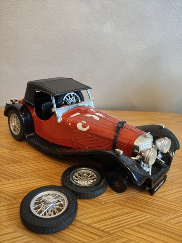 Modellino bburago jaguar - bburago, 1:18