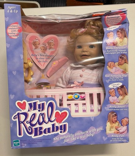 Bambola interattiva realistica