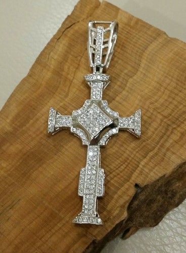 Croce ciondolo per catena