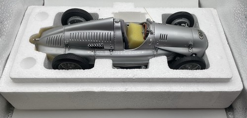 Modellino auto scala cmc - scala, 1/18
