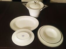 Servizio di piatti 'Le Perle Première' Coliseum Platino fine bon China da 12