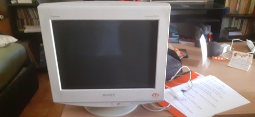 Monitor sony trinitron - trinitron, 17"