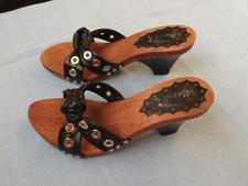 ZOCCOLI ELEGANTI CON TACCO