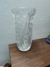 Vaso in cristallo di Boemia finemente inciso, altezza 25 cm, diametro max 13 cm 