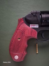 Smith & Wesson J impugnature