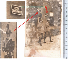 foto Antica Regio Esercito - Ufficiali all'uscita caserma dei Carabinieri Reali