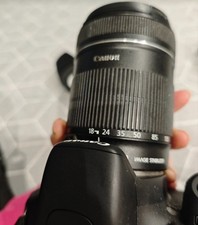 Canon EOS 600D con obiettivo