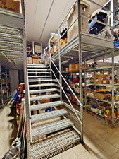 Scaffalature industriali metalliche-scaffalatura magazzino completa di brevetto