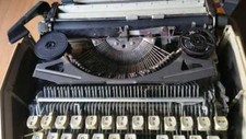 Macchina da scrivere Antares