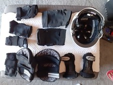 set protezioni testa-polsi-gomiti-ginocchia per skateboard/monopattino ecc.