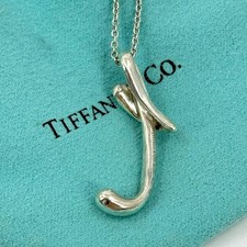 Collana T lettera iniziale