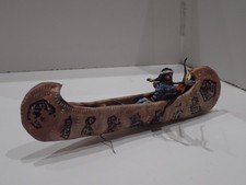 XILOPLASTO CROMOPLASTO ISAS SOLDATINO IN GOMMA CANOA CON INDIANO E ARCO  (2)