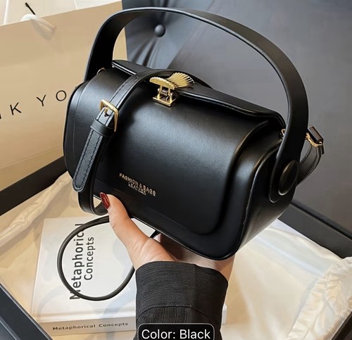 Borsa mano nera alla moda - mano,