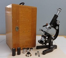 E LEITZ WETZLAR MICROSCOPIO