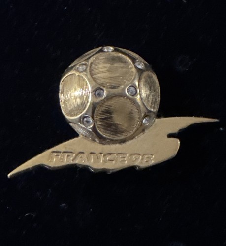 Pin broche france yves - pin’s,