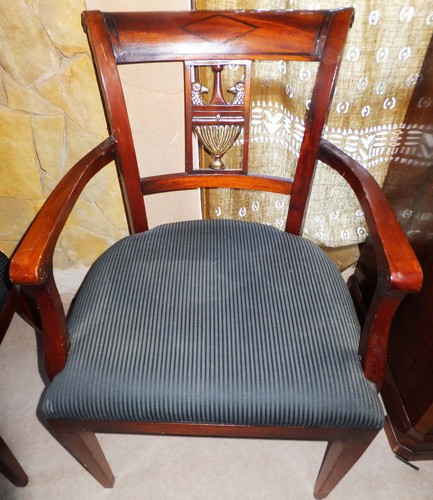 Sedia con braccioli - , poltrona