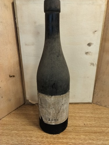 Vino rosso barbera 1933 - vino,