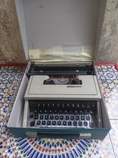 Macchina da scrivere Olivetti Dora Vintage 