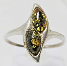 Anello moderno in ambra