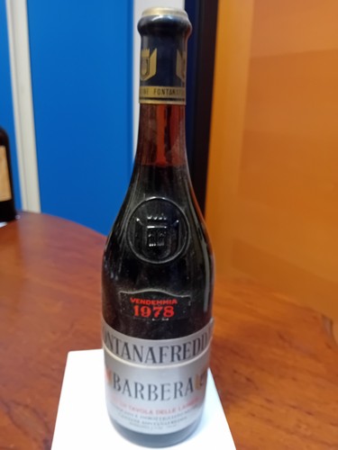 Antica bottiglia vino rosso - antica,