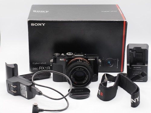 Fotocamera digitale compatta