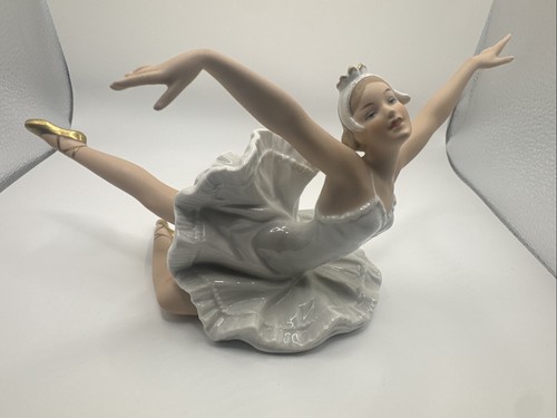 Statuina ballerina porcellana