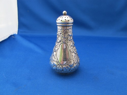 Salt shaker modello repousse - shaker,
