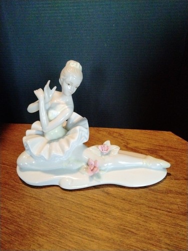 Statuina ballerina porcellana